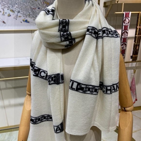 Chanel double C horizontal striped shawl scarf - Picture 7 of 9